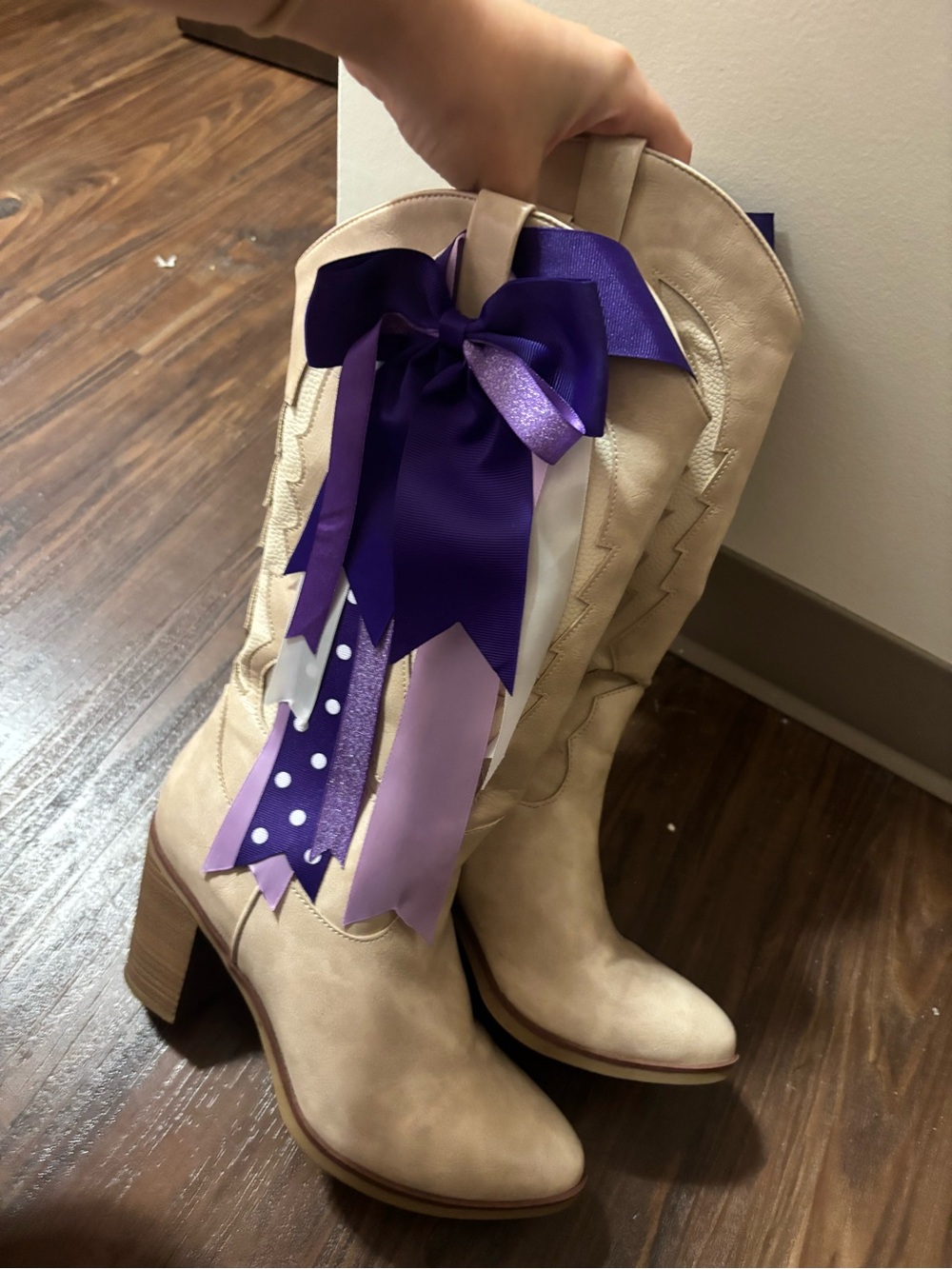 Neutral Beige Women’s Western Boots from MIA- Size 7.5